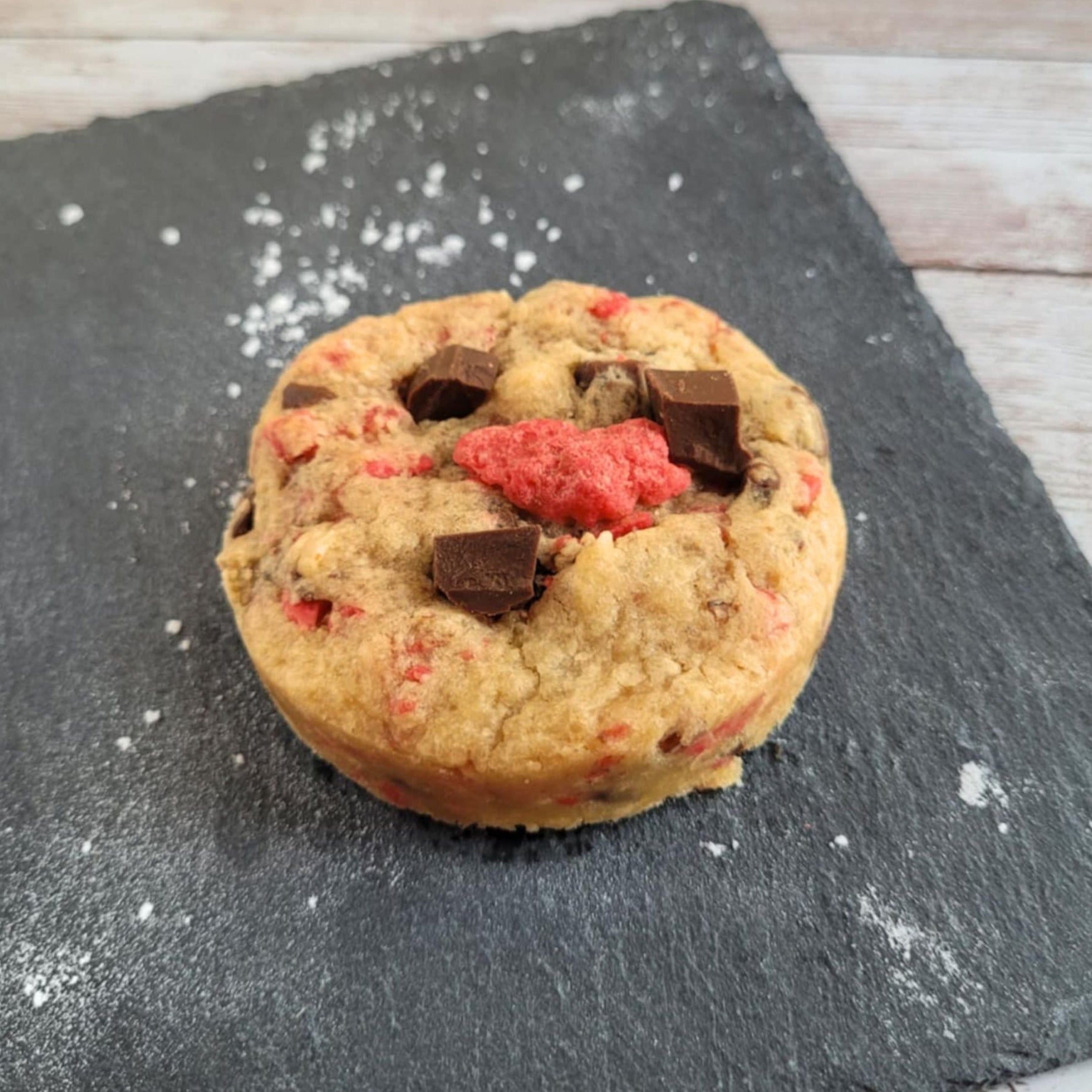 Cookie poisson / éclats de chocolat au lait et praline rose La Cookerie - Les meilleurs cookies zodiaks de votre vie