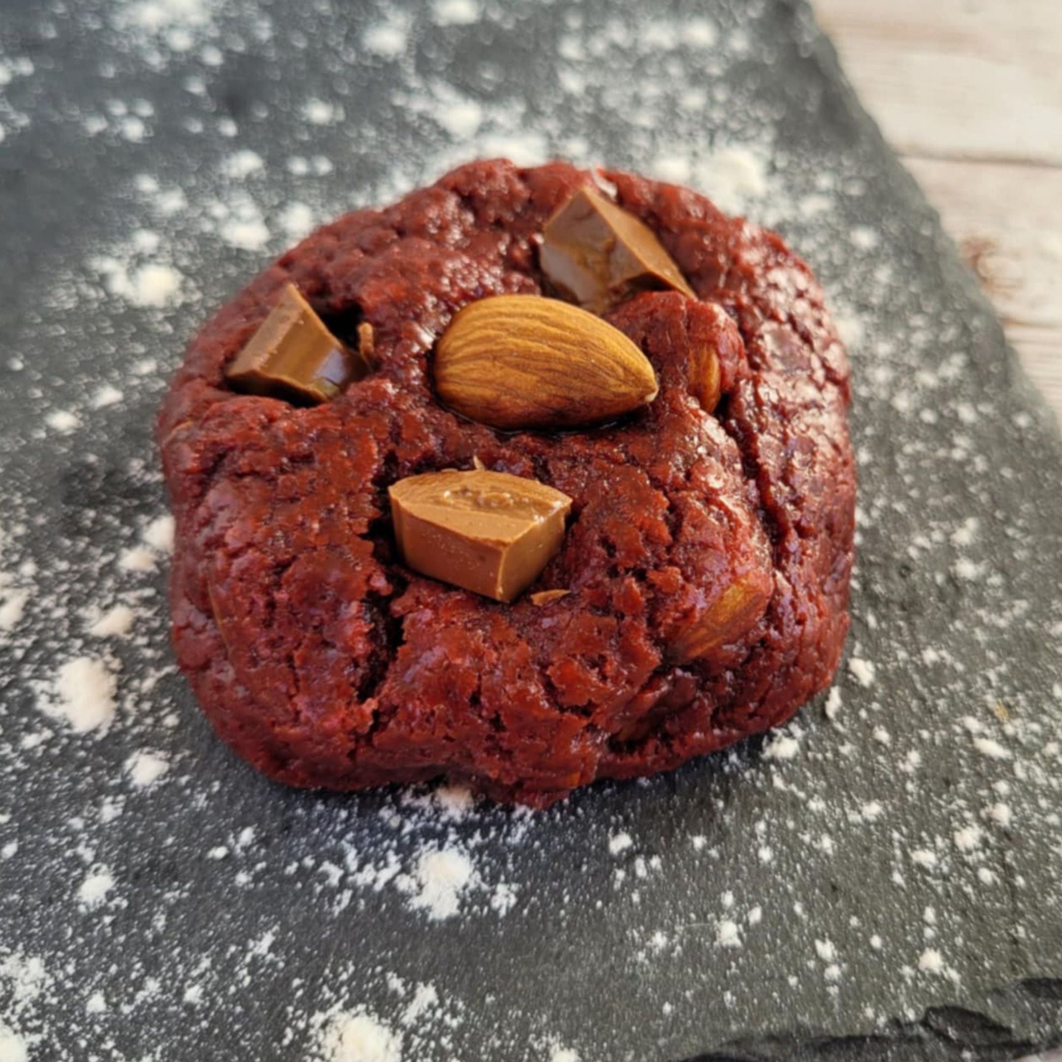 Cookie sagittaire / éclats de chocolat praliné et amande La Cookerie - Les meilleurs cookies zodiaks de votre vie